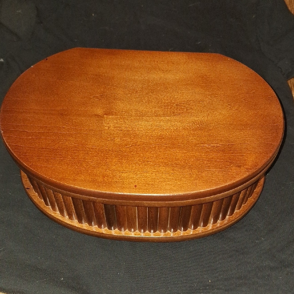 Musical Jewelery Box With Removable Ring Tray Exquisite Vintage
